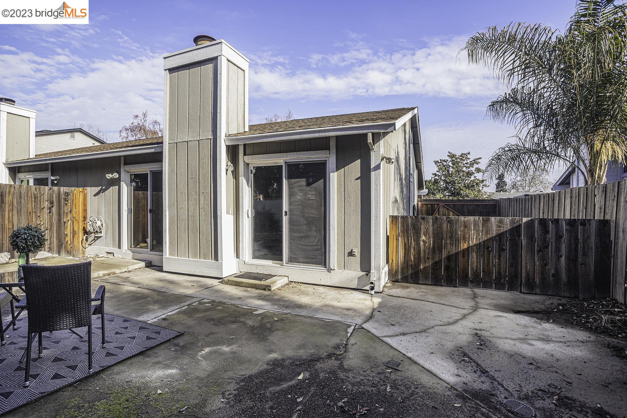 725 Heather Pl