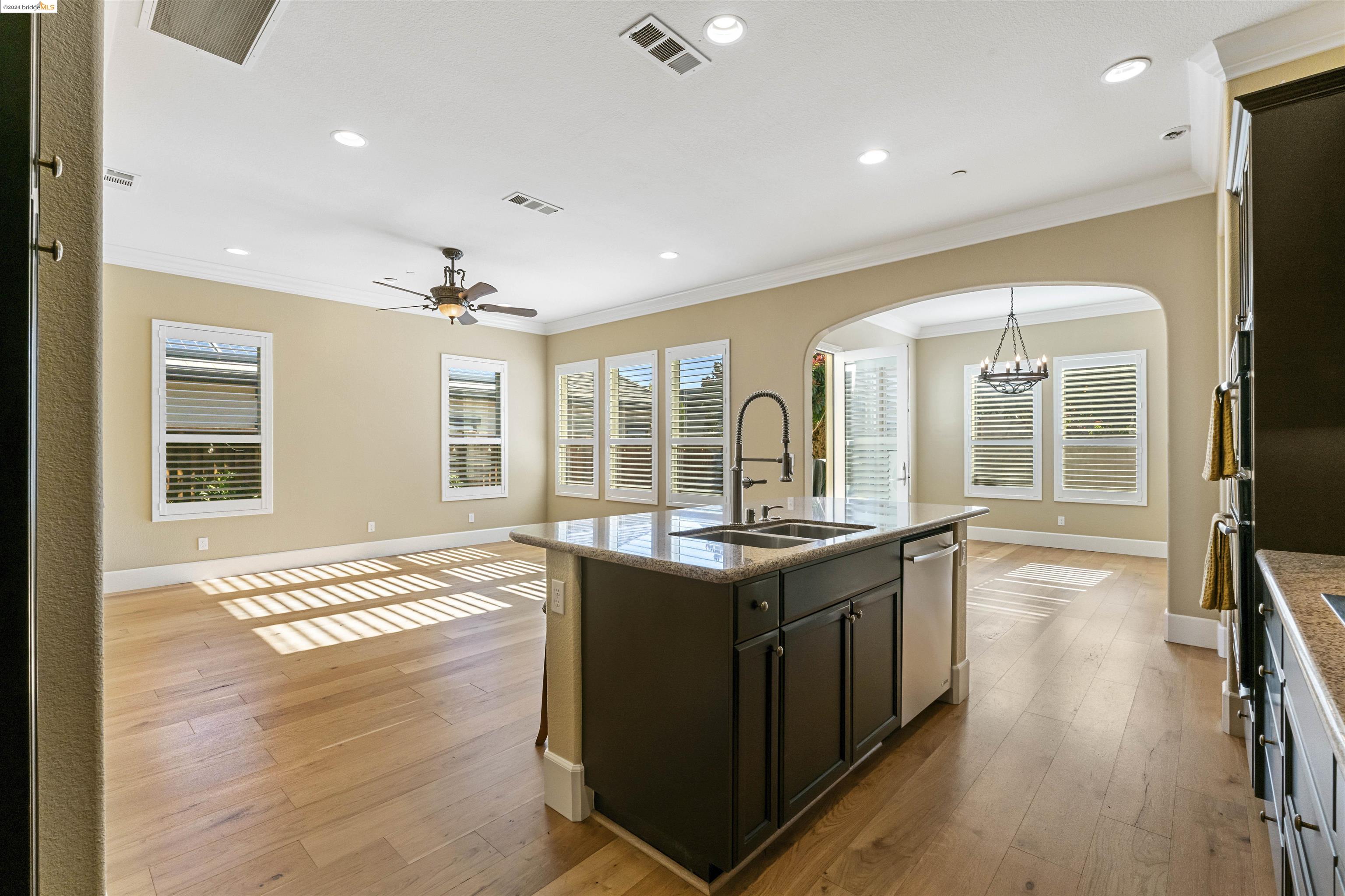 1716 Veneto Ln