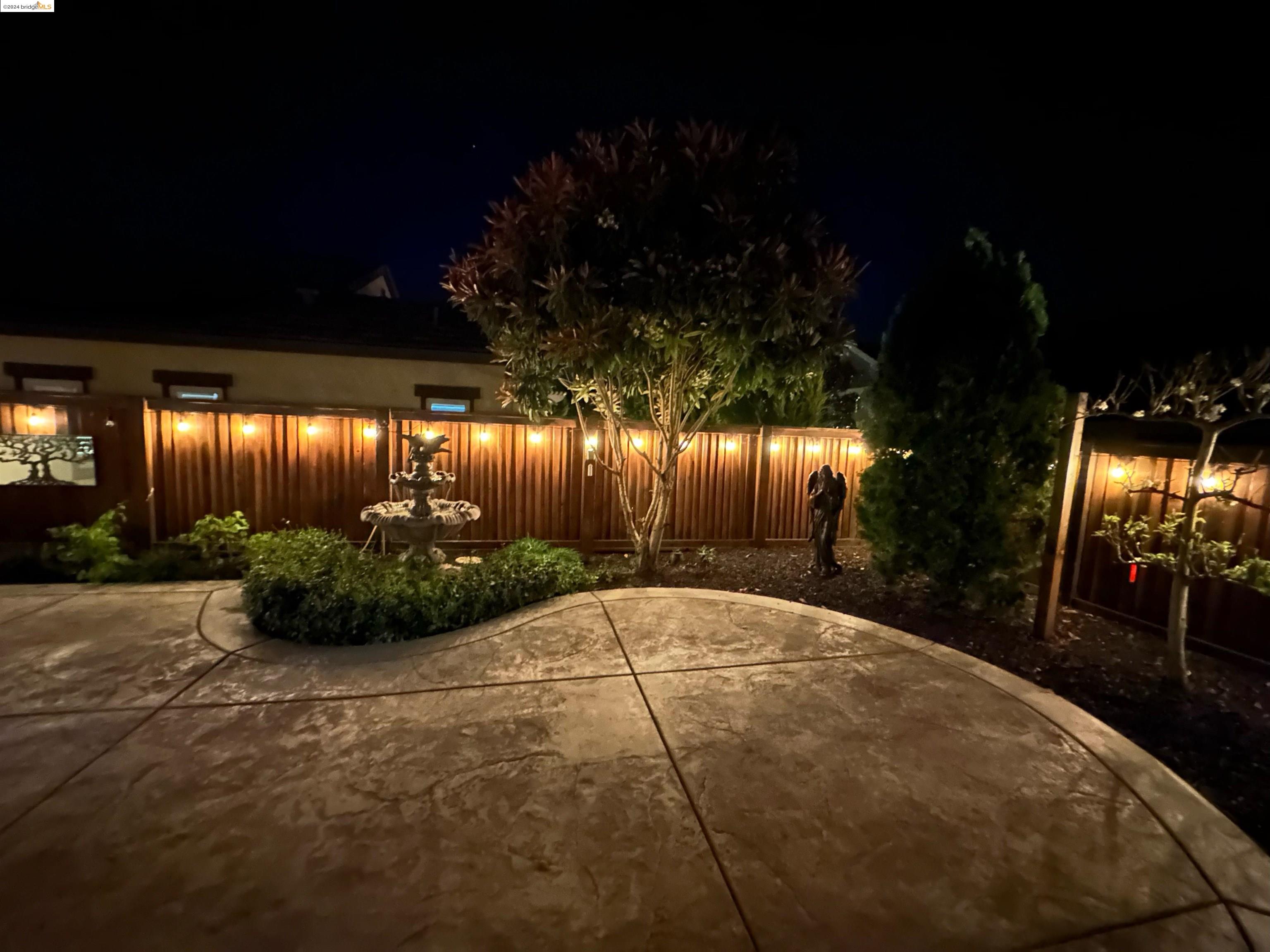 1716 Veneto Ln