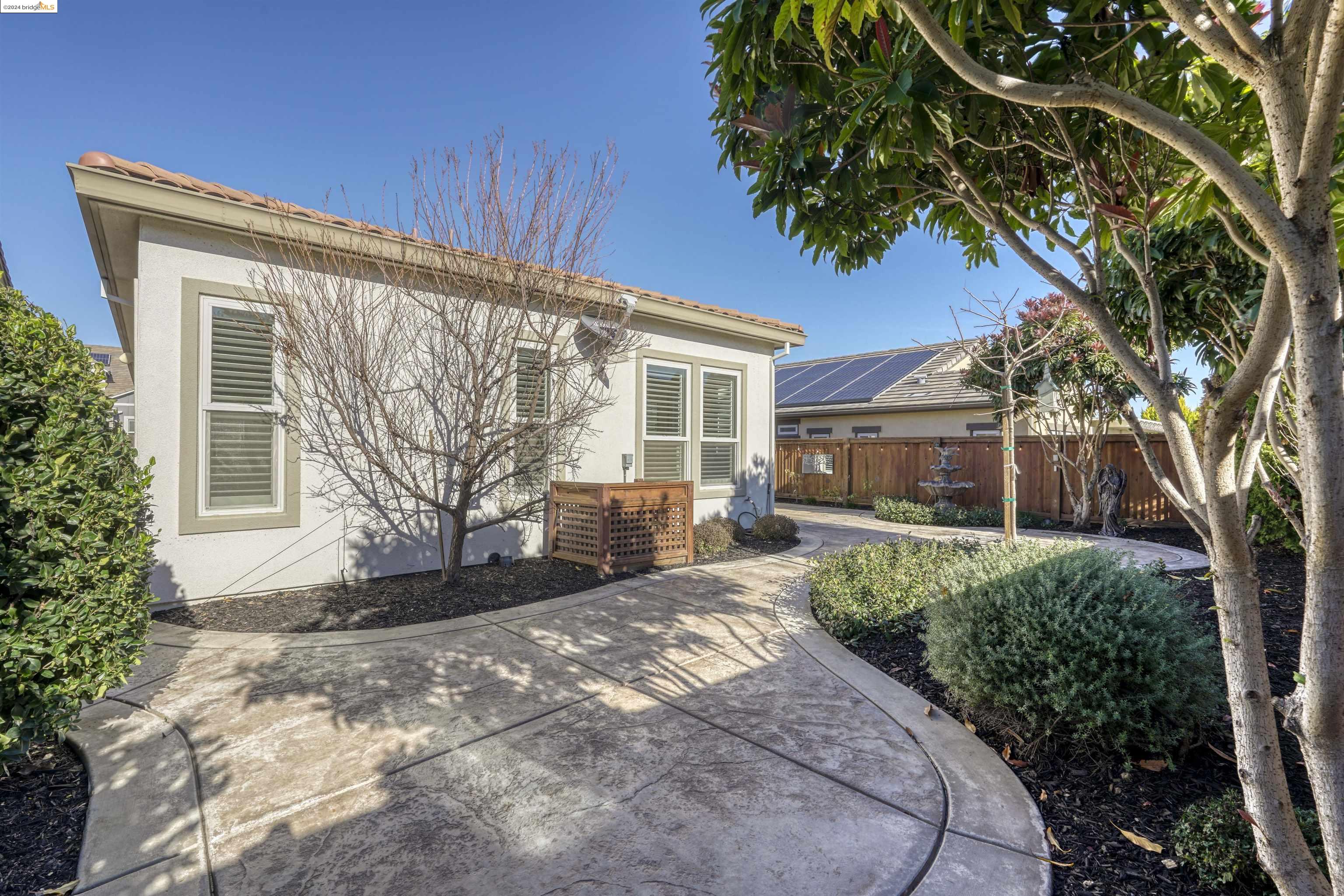 1716 Veneto Ln