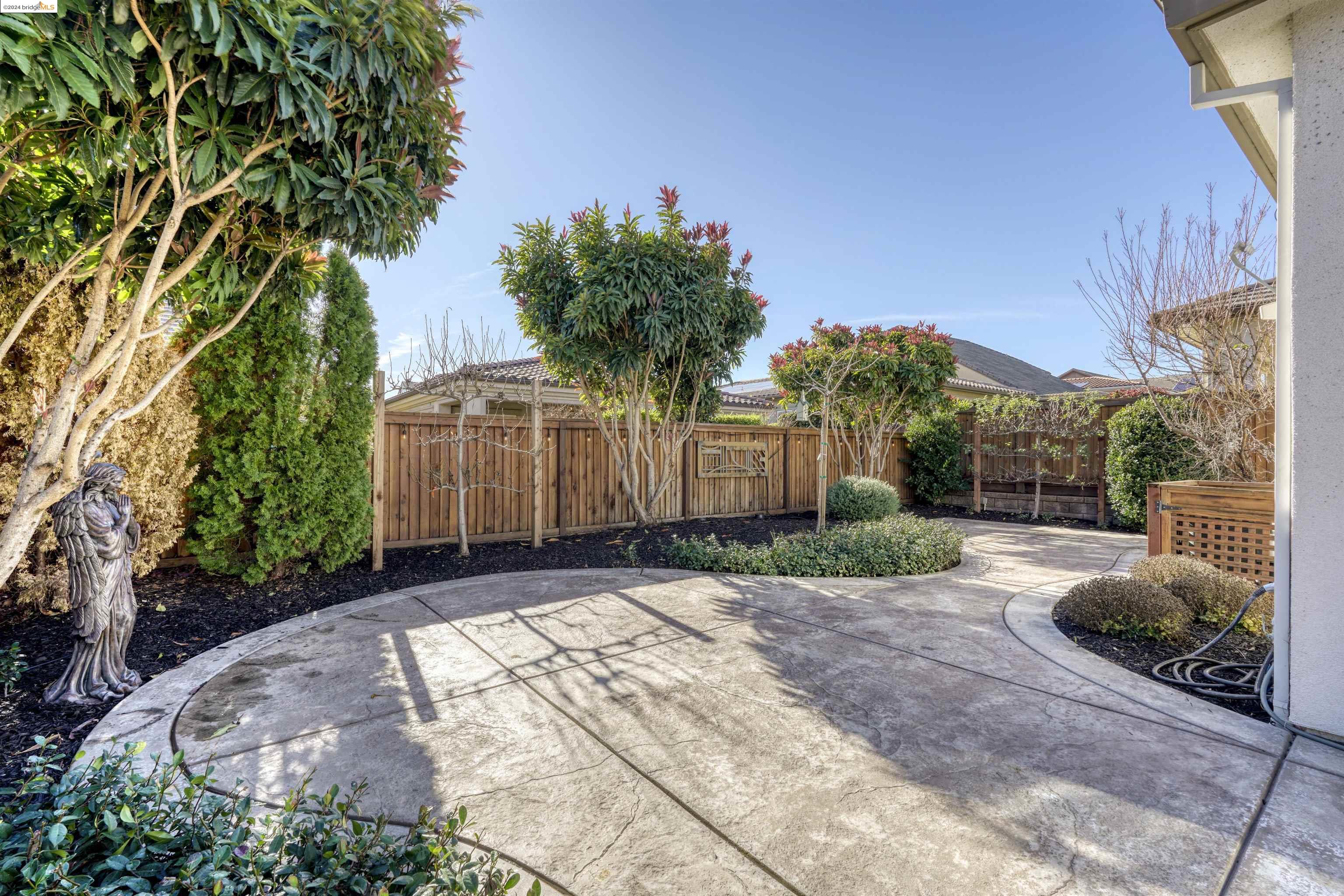 1716 Veneto Ln
