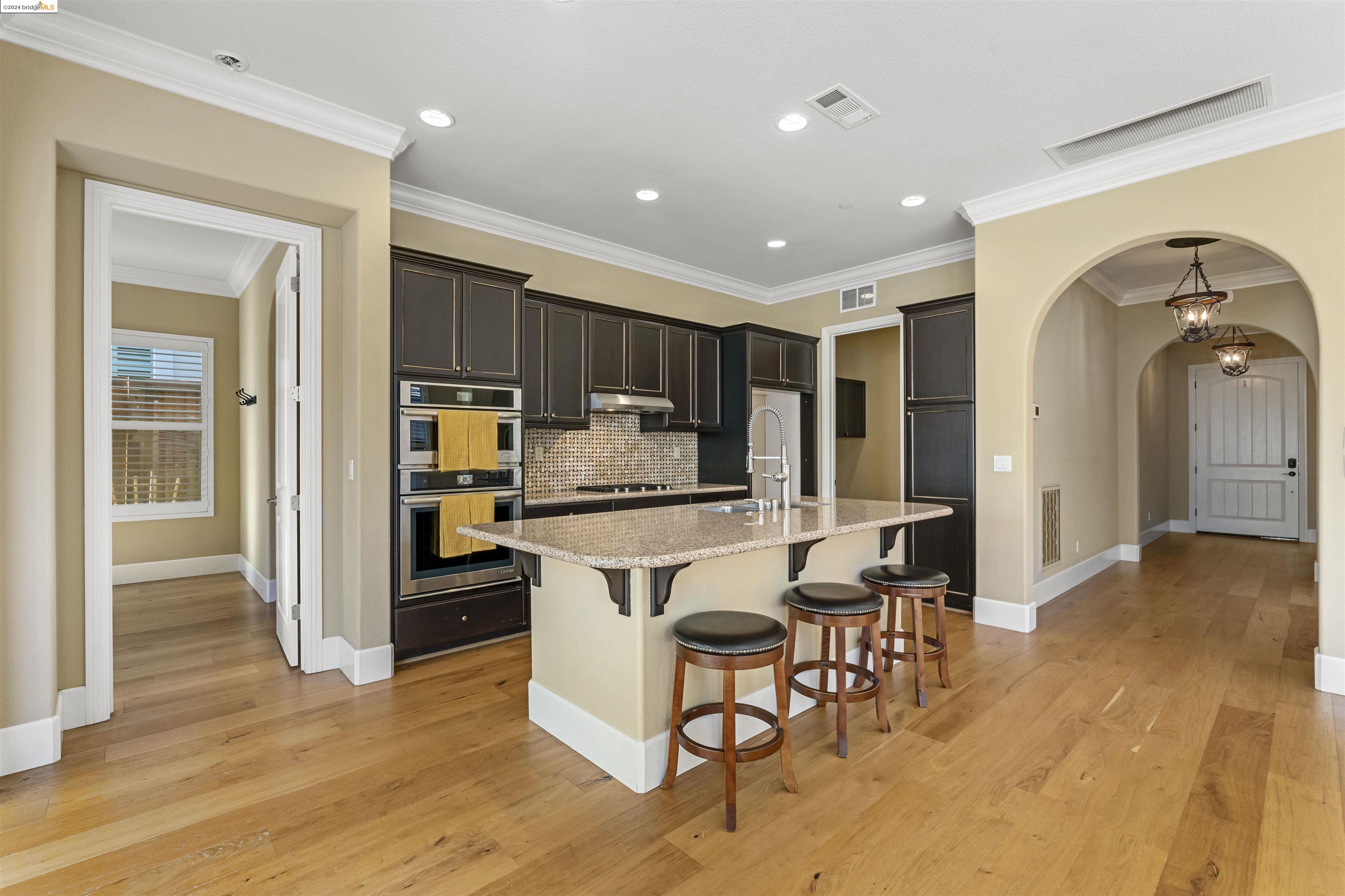 1716 Veneto Ln