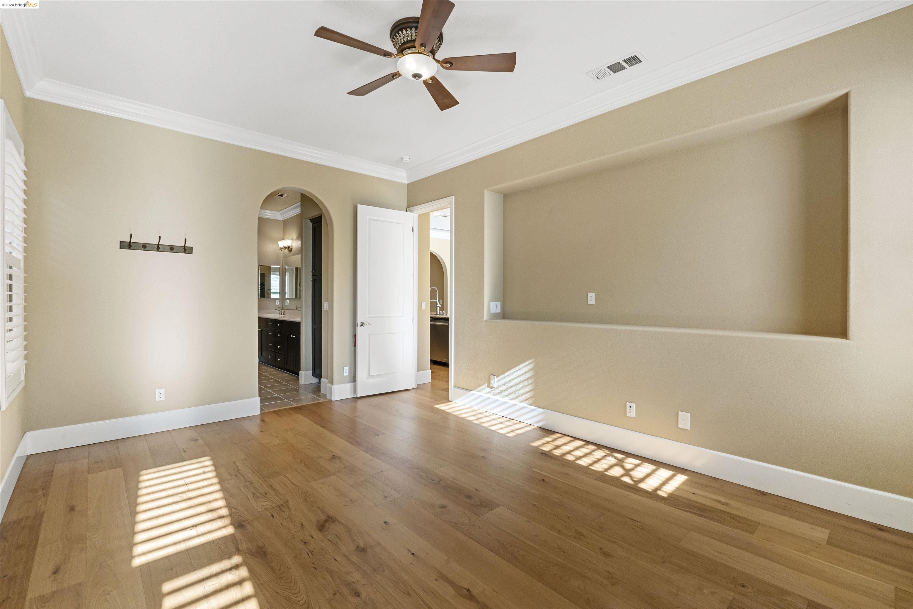 1716 Veneto Ln