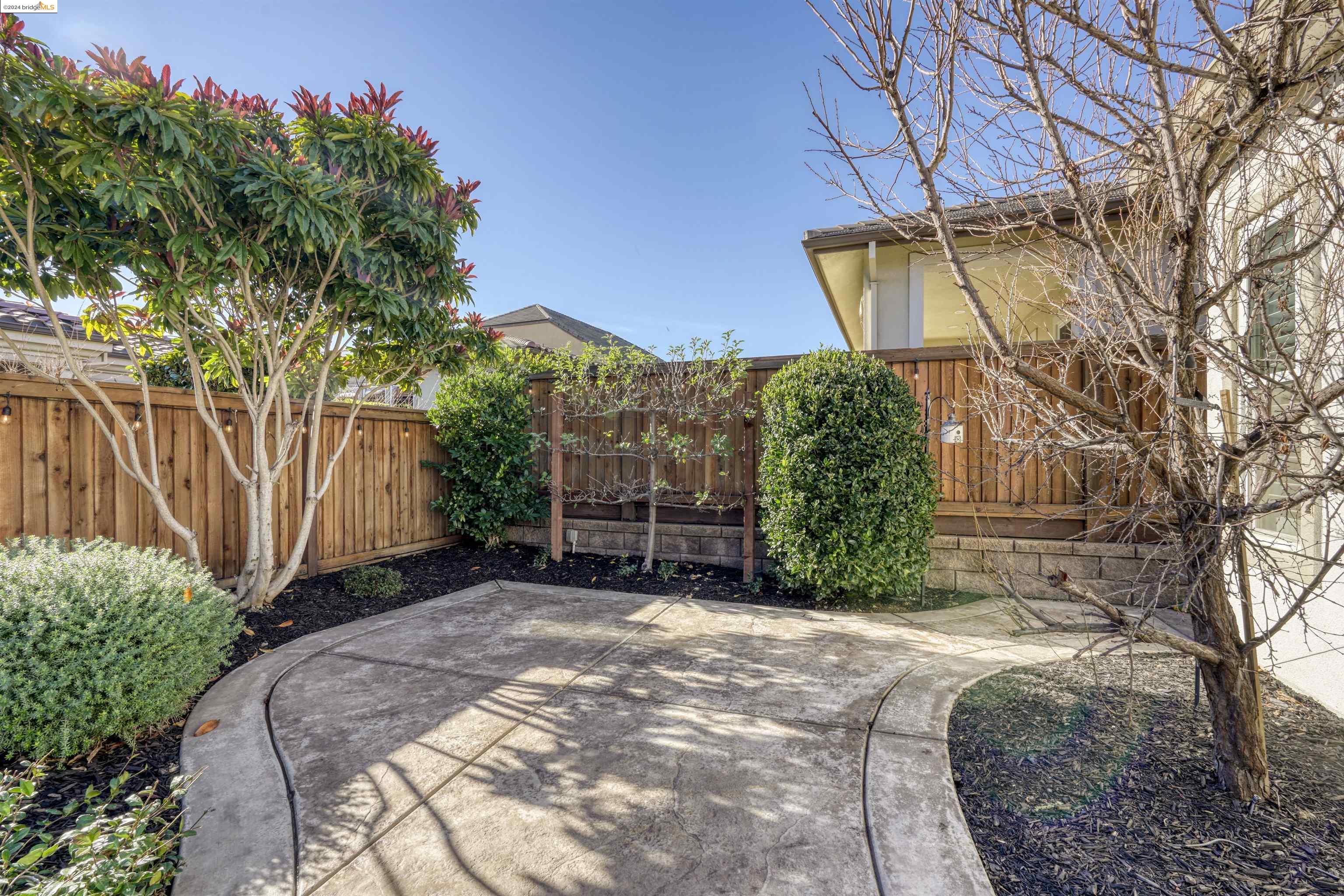 1716 Veneto Ln