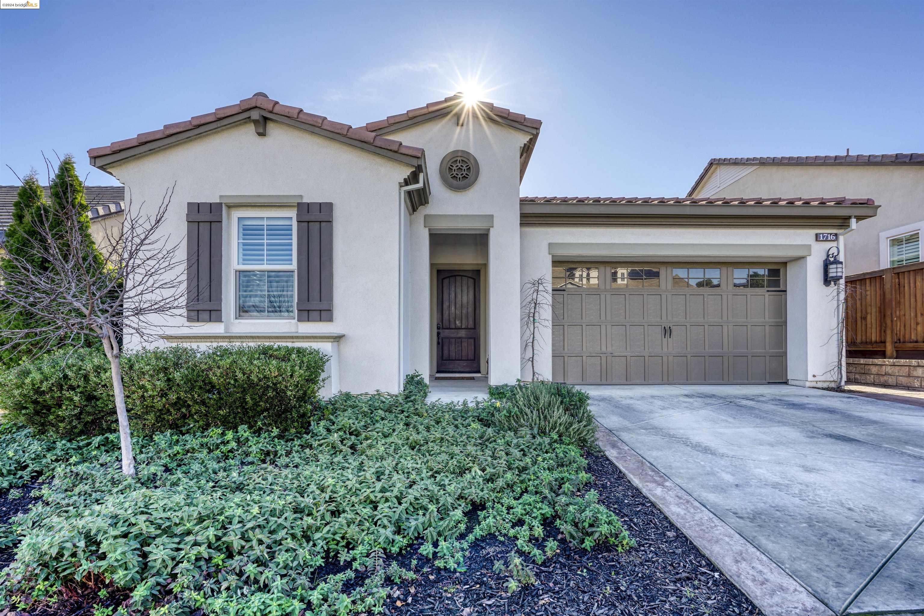 1716 Veneto Ln