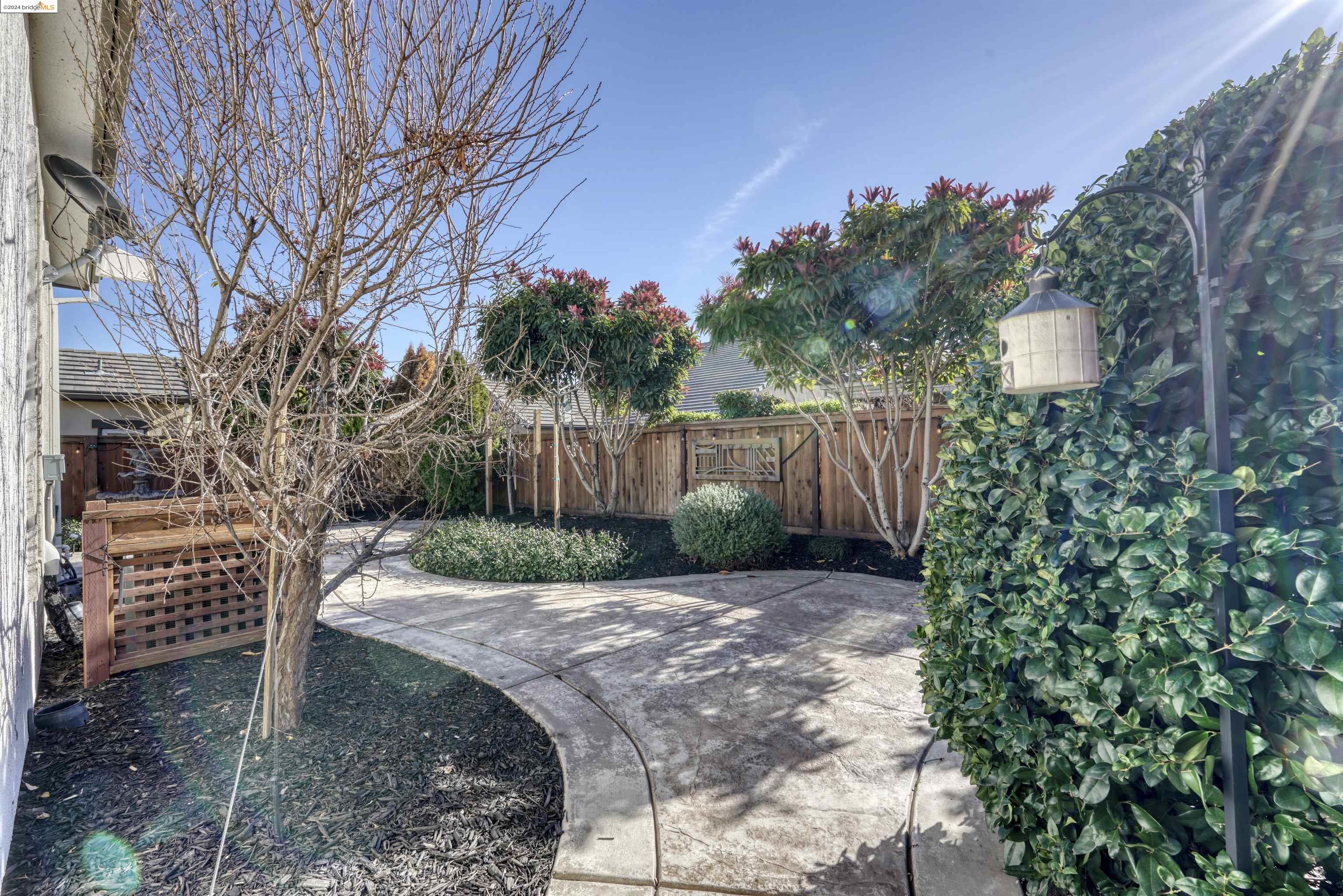 1716 Veneto Ln