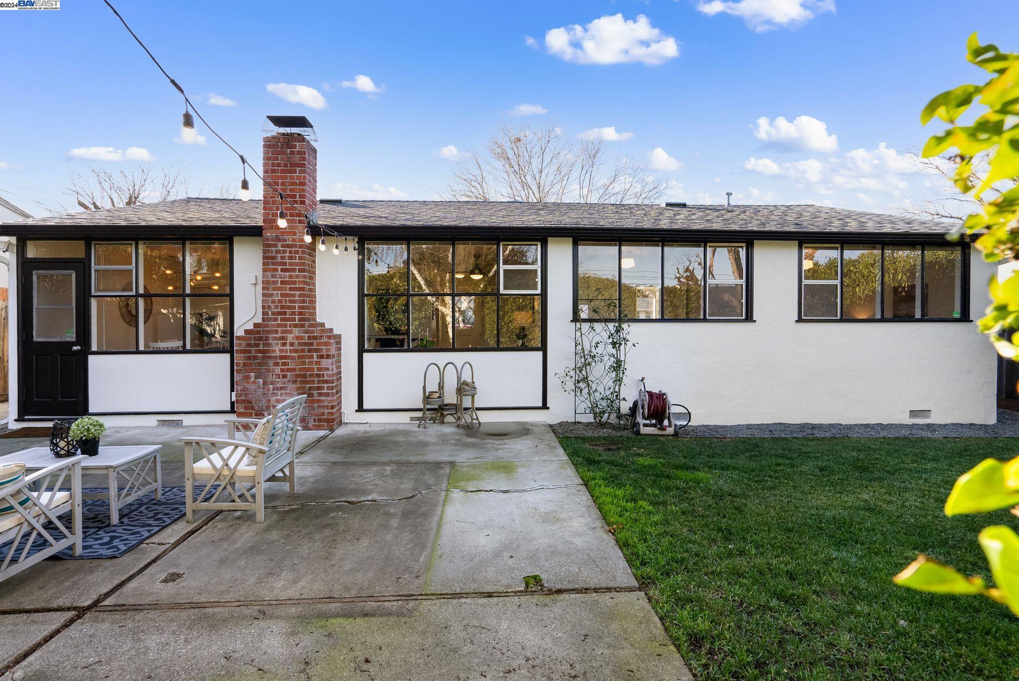3190 Ida Dr