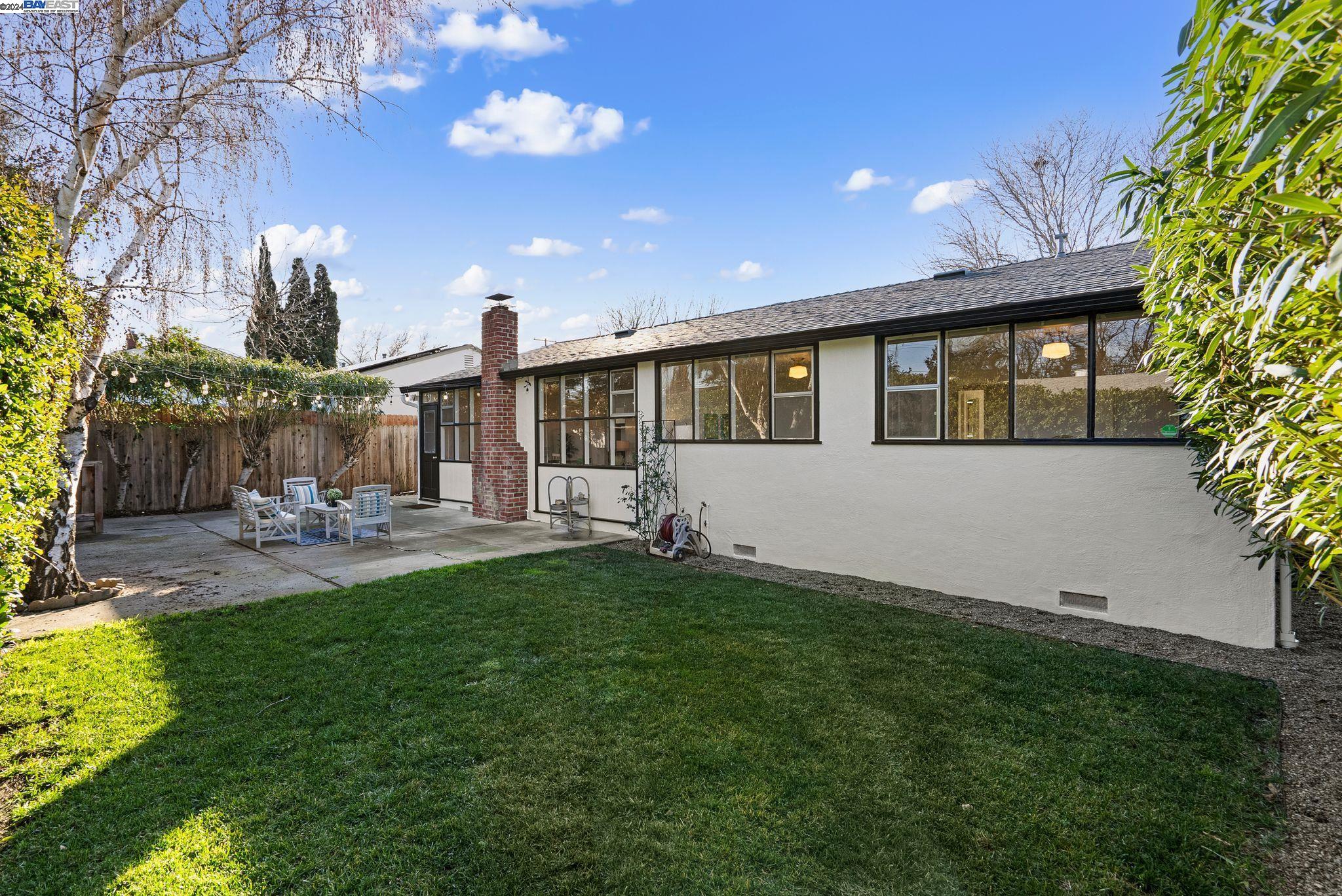 3190 Ida Dr