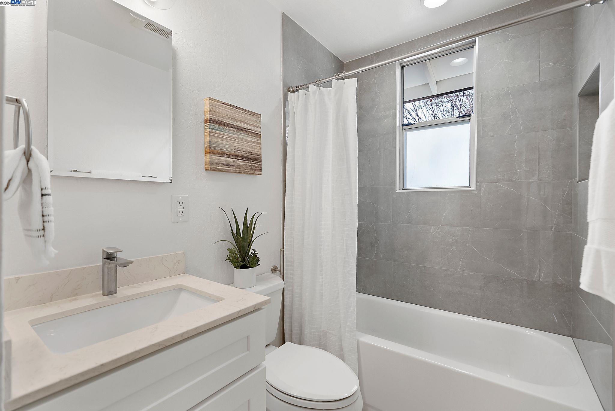 3190 Ida Dr