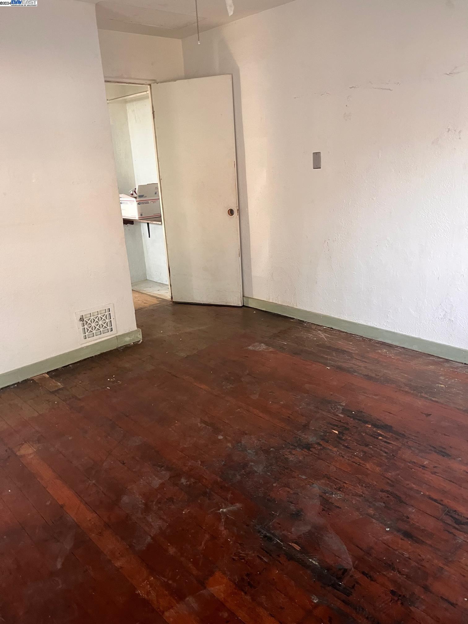 316 S East St