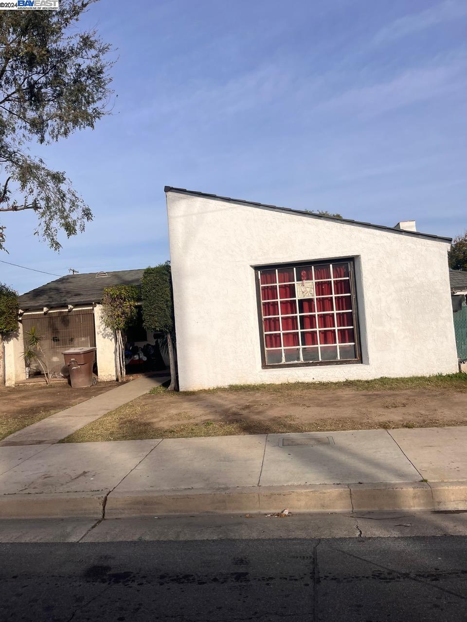 316 S East St