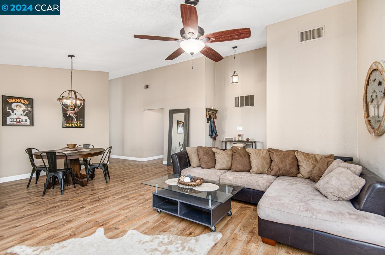 2926 Bluebell Cir