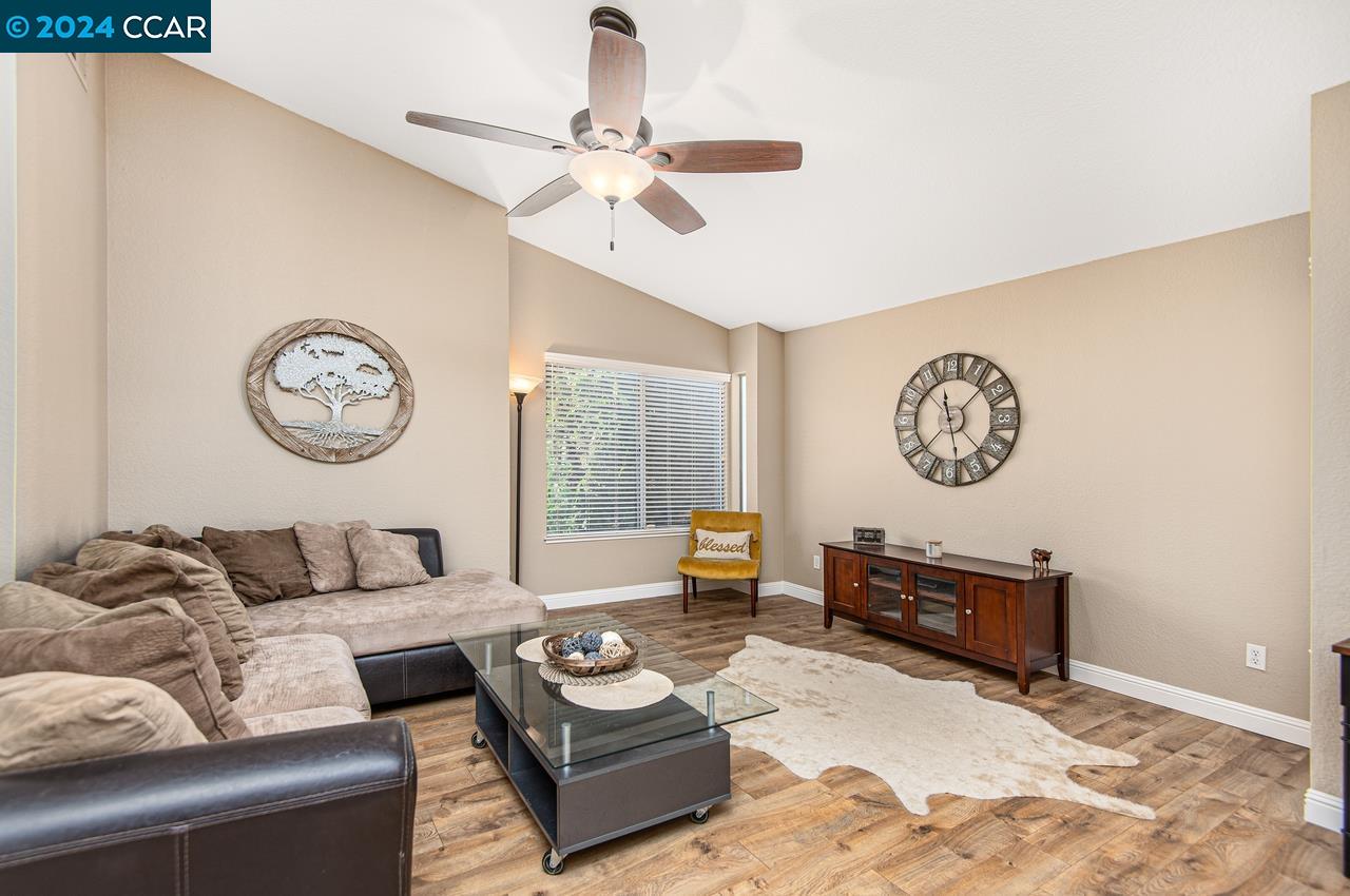 2926 Bluebell Cir