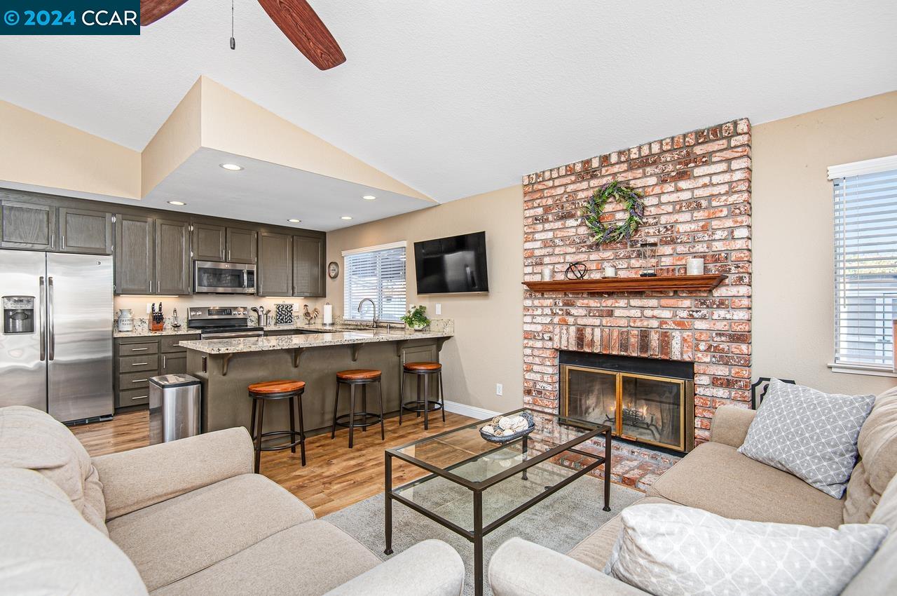 2926 Bluebell Cir