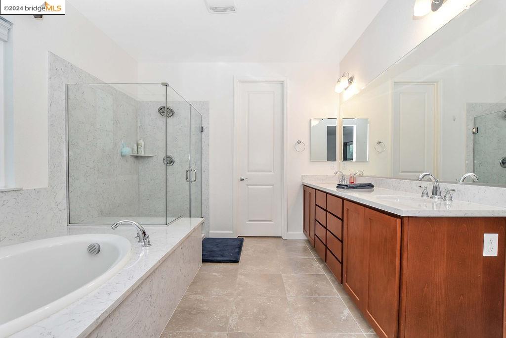 350 Bloomington Ln