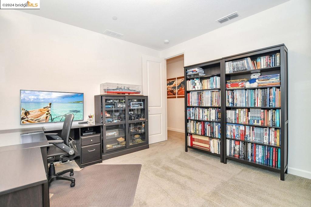 350 Bloomington Ln
