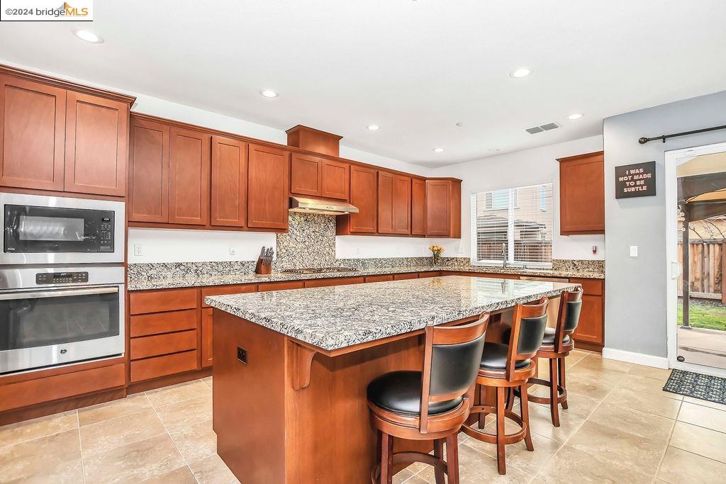 350 Bloomington Ln