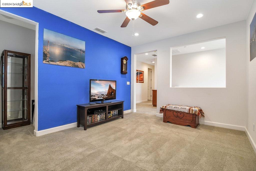 350 Bloomington Ln