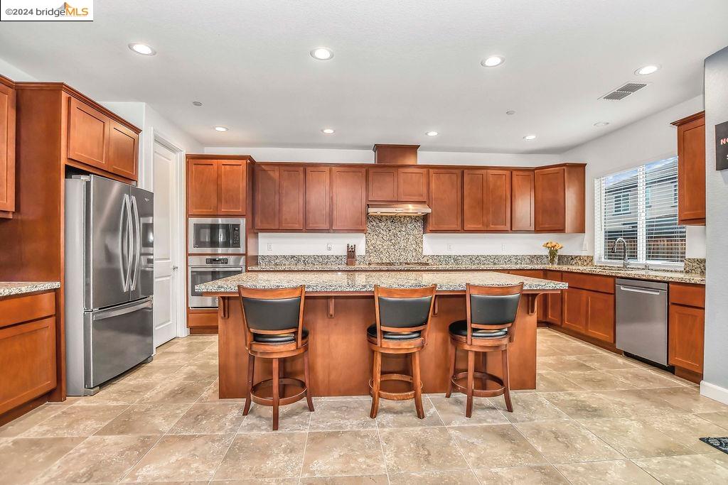 350 Bloomington Ln