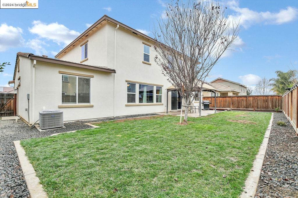350 Bloomington Ln