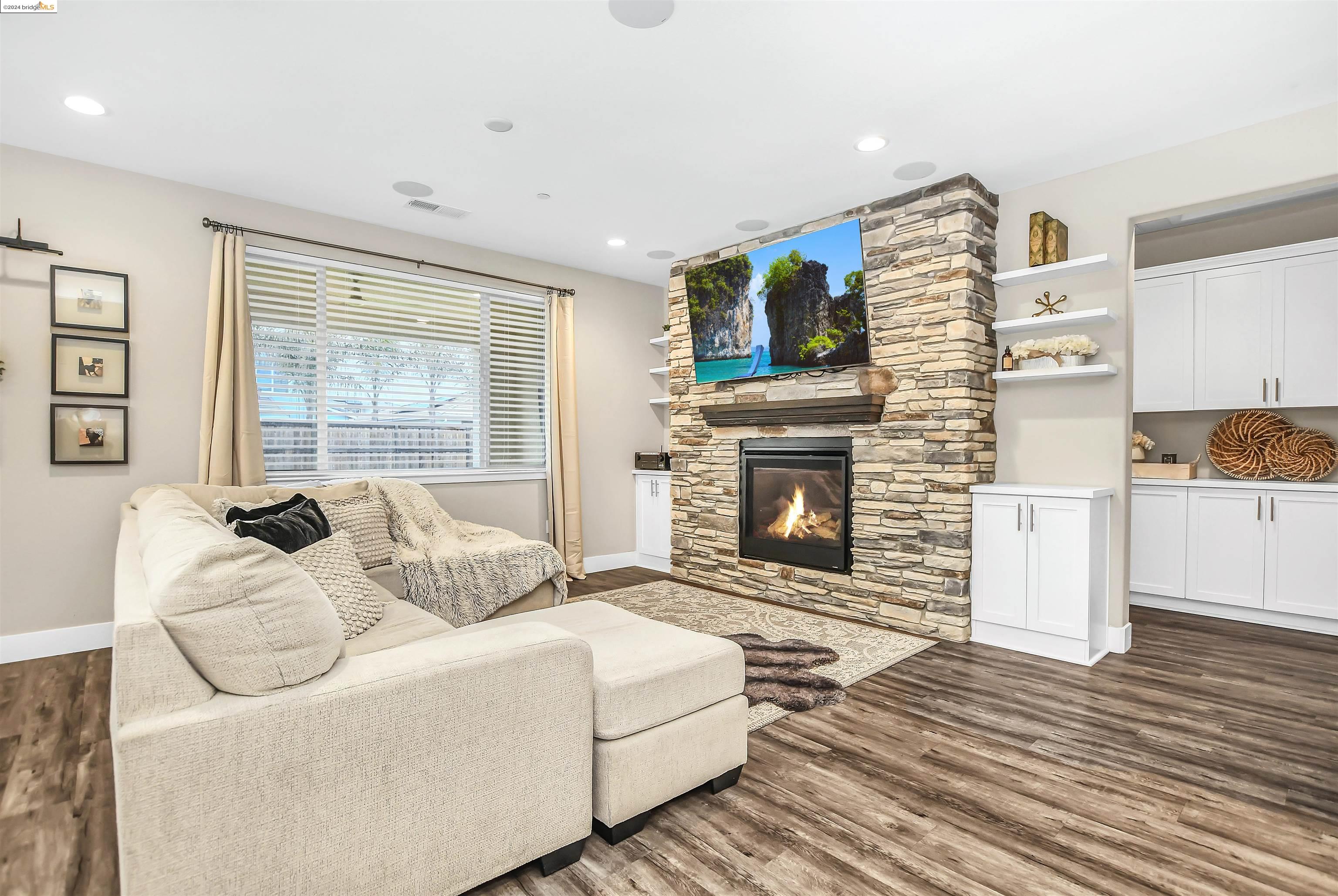 9527 Pescadero Cir
