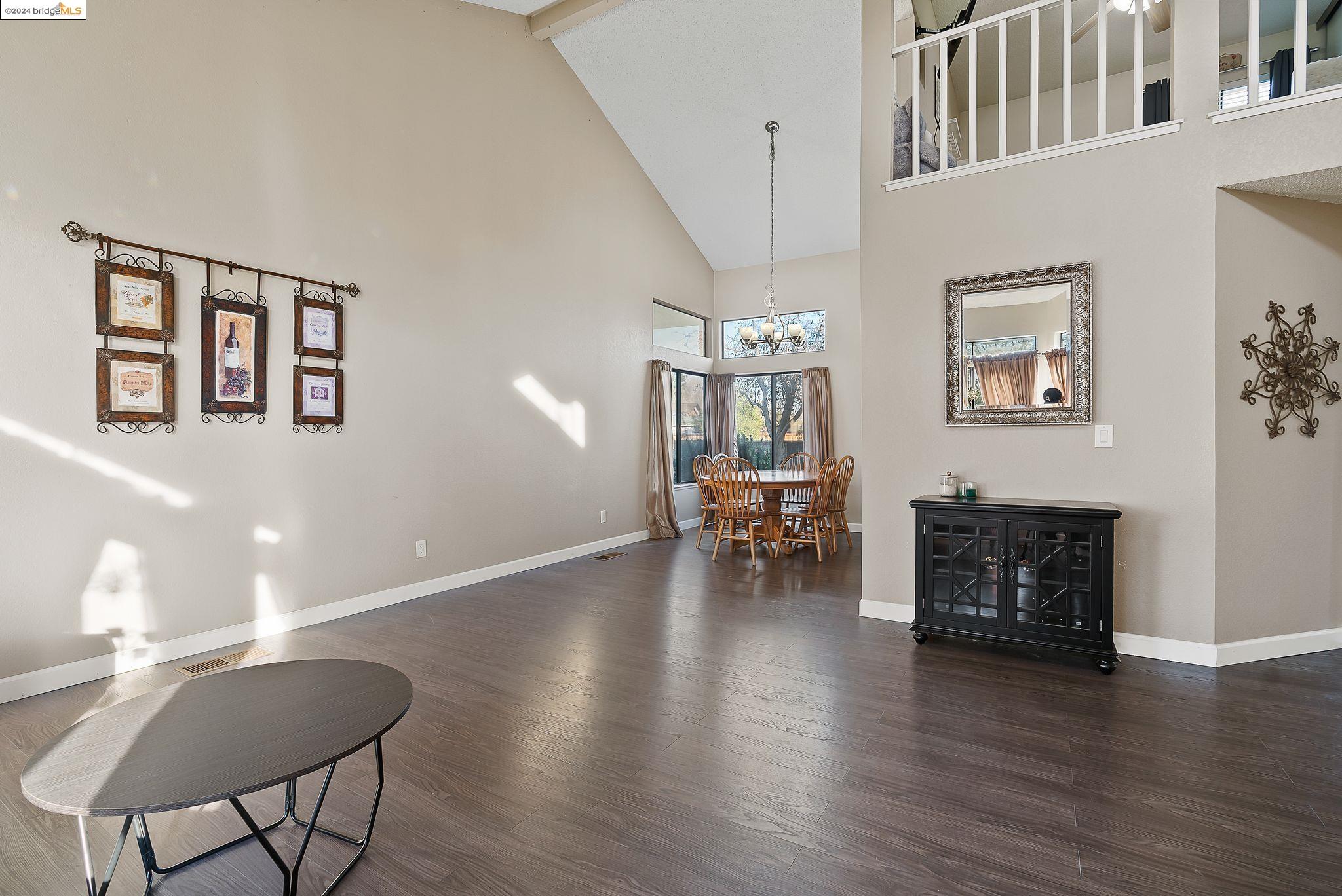 160 Mesquite Ct
