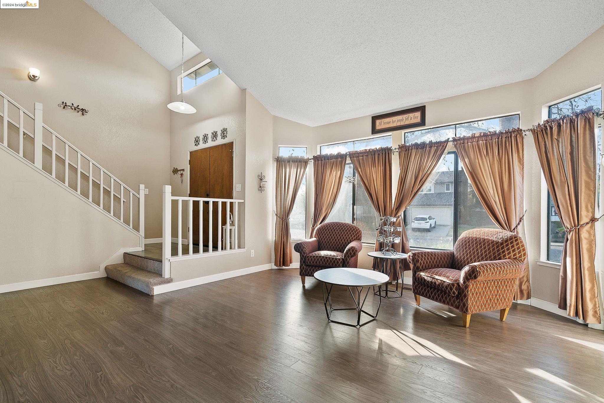 160 Mesquite Ct