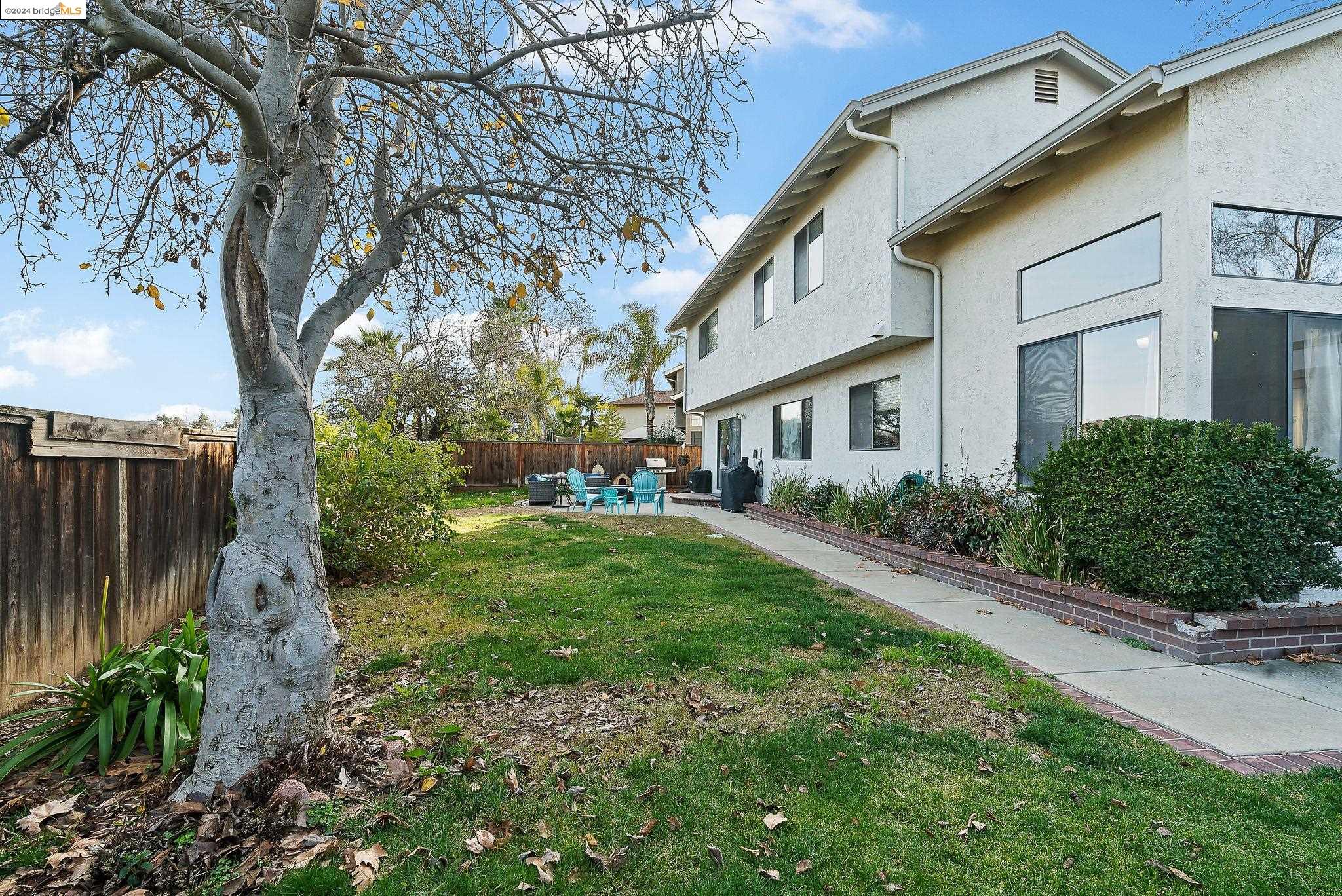 160 Mesquite Ct
