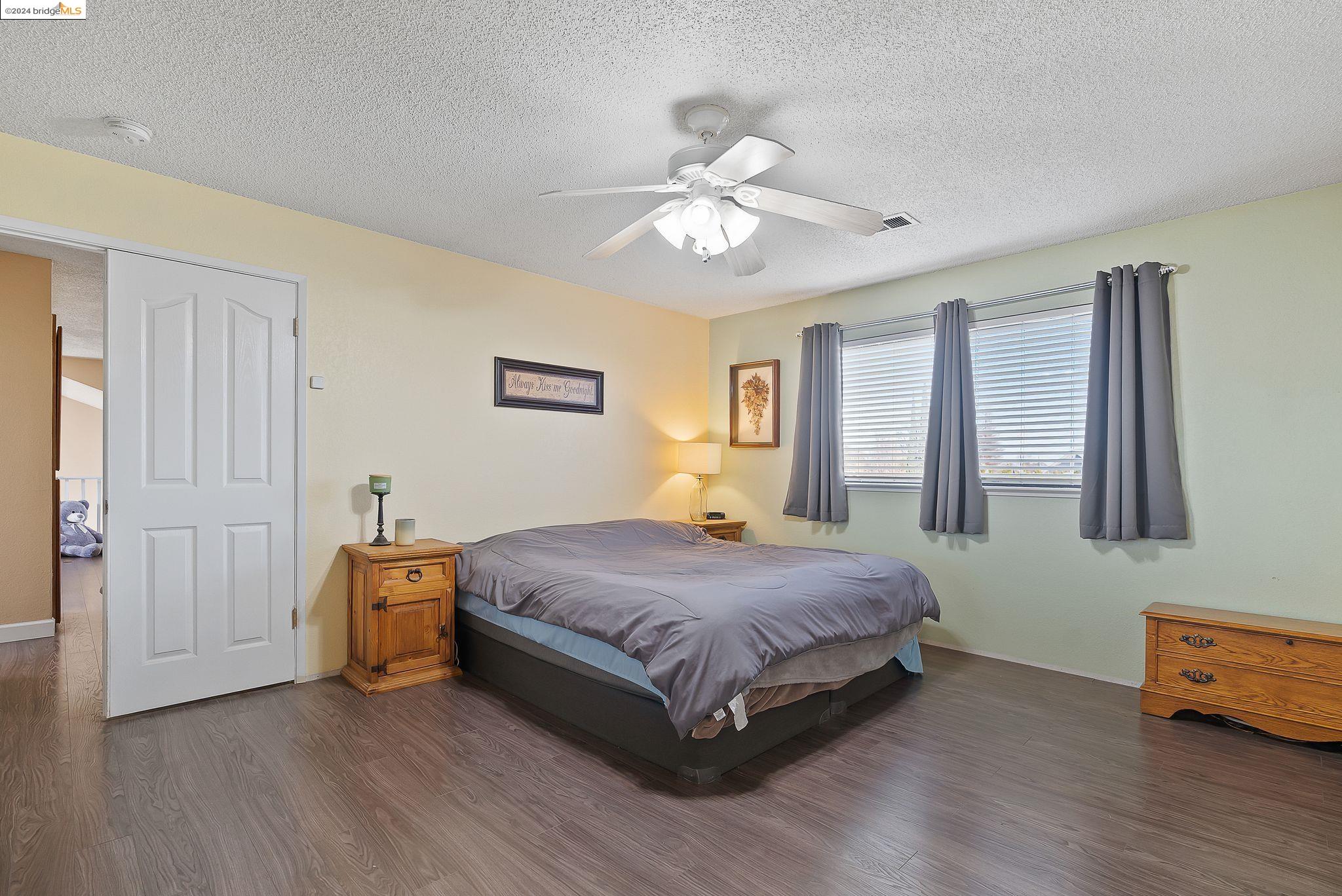 160 Mesquite Ct