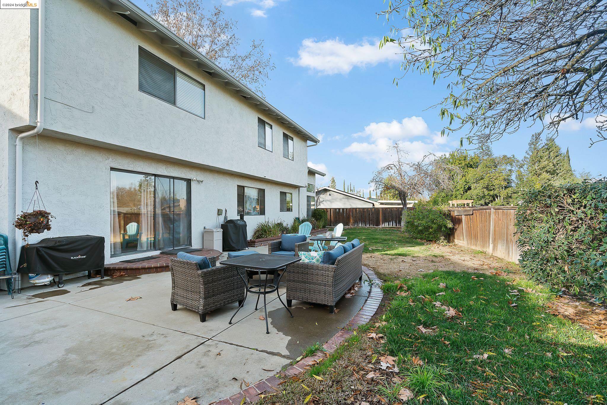 160 Mesquite Ct
