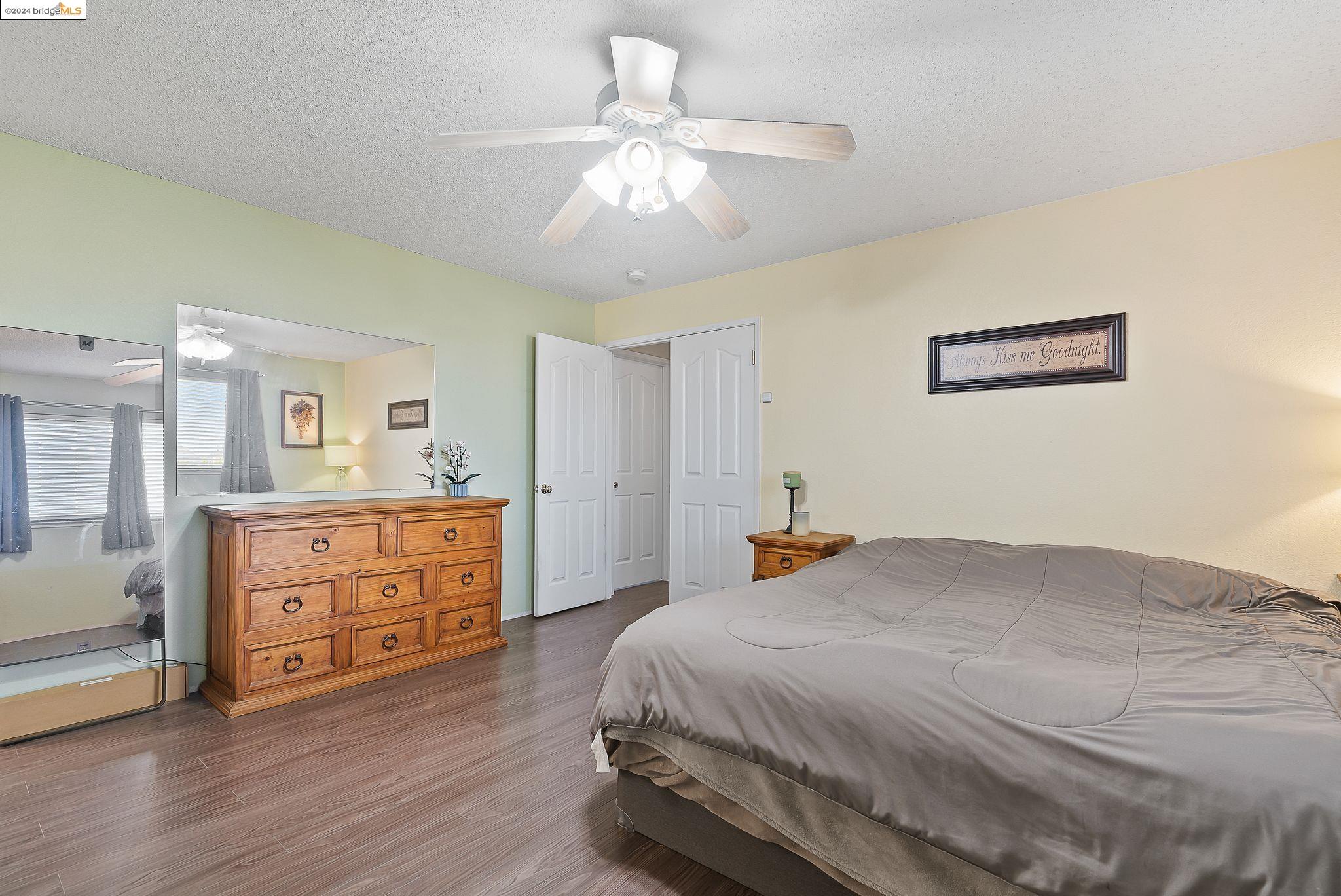 160 Mesquite Ct