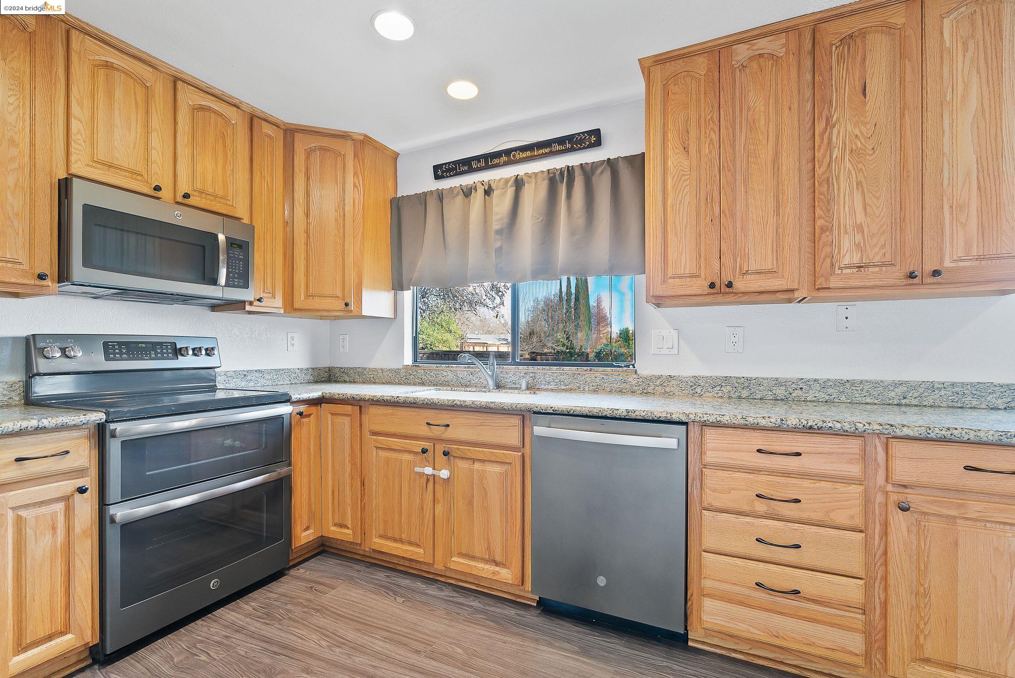 160 Mesquite Ct