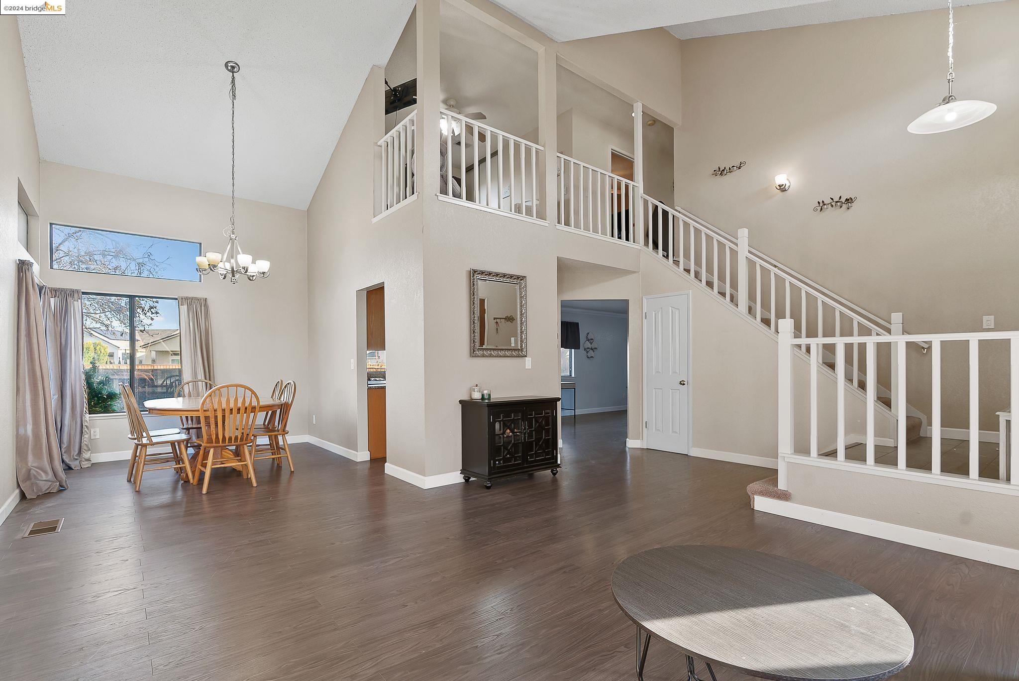 160 Mesquite Ct