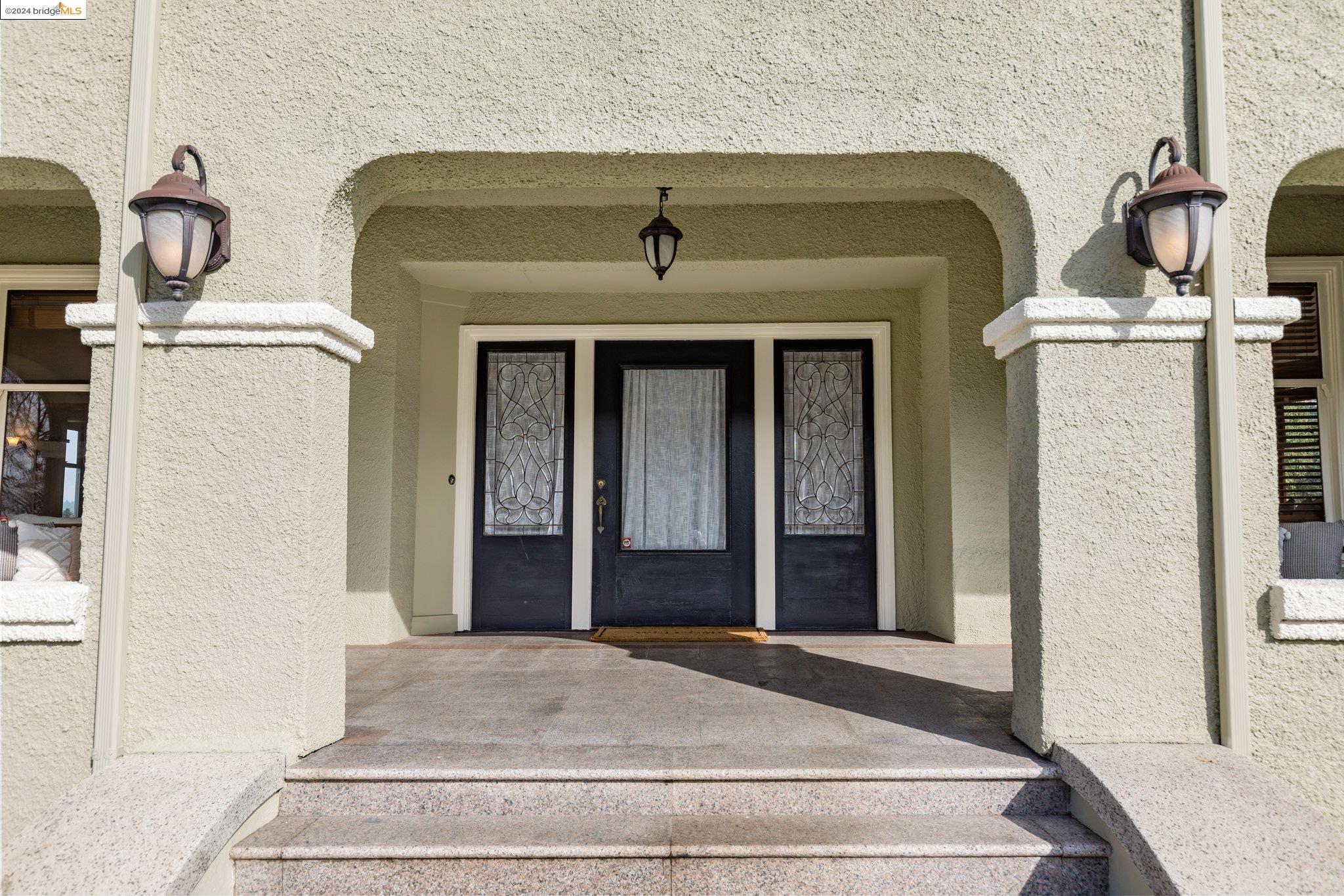 6114 Ocean View Dr