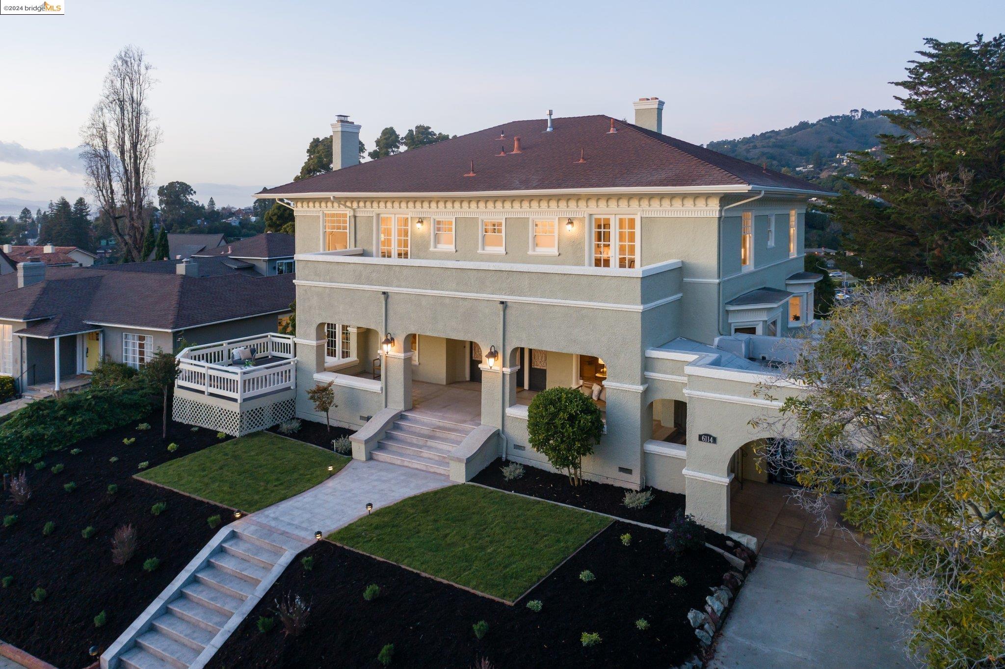 6114 Ocean View Dr