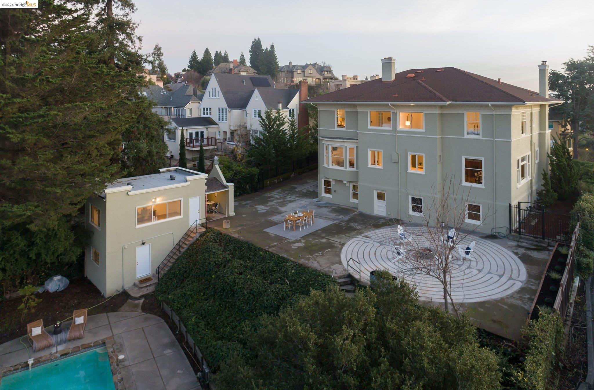 6114 Ocean View Dr
