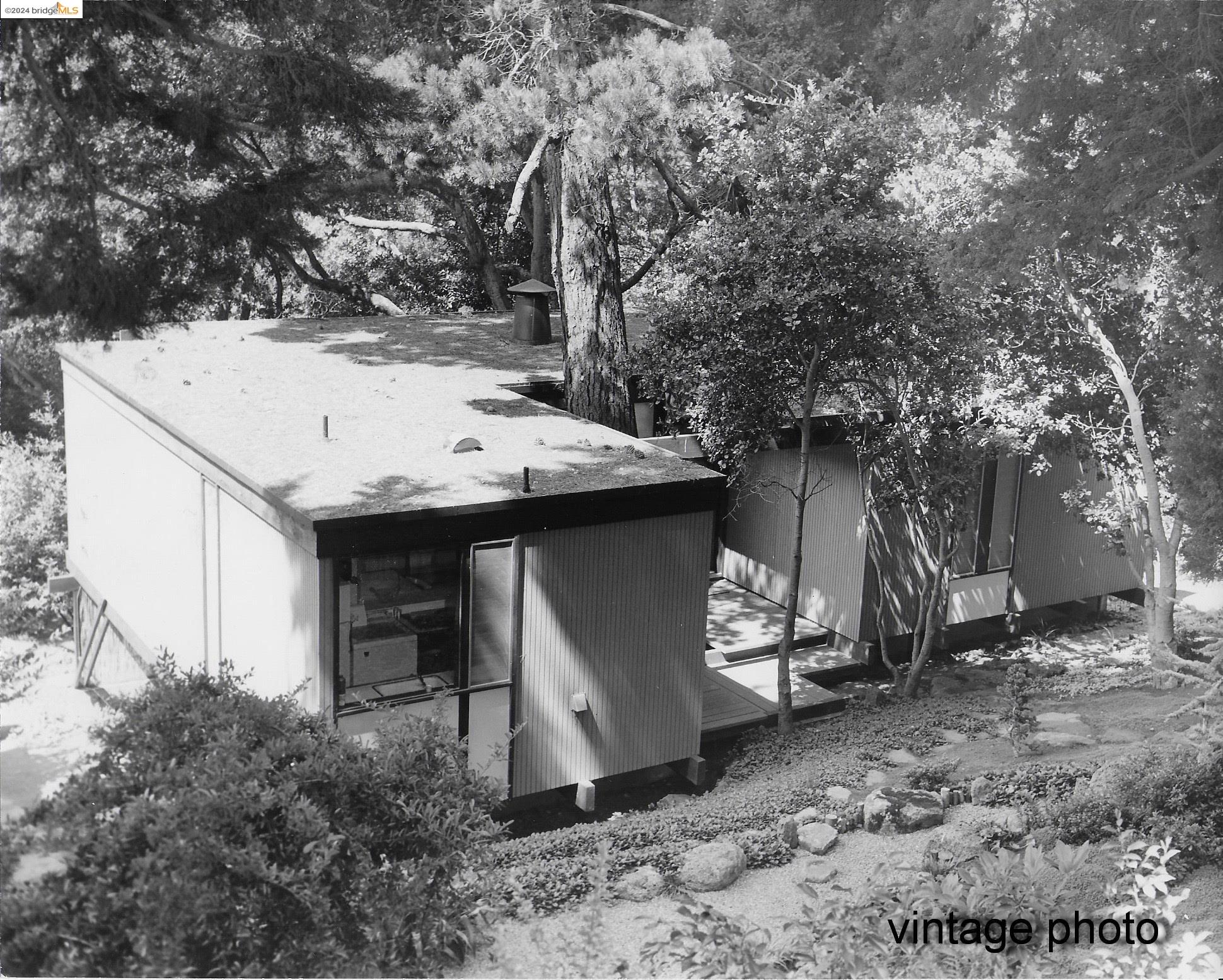 62 Larry Ln