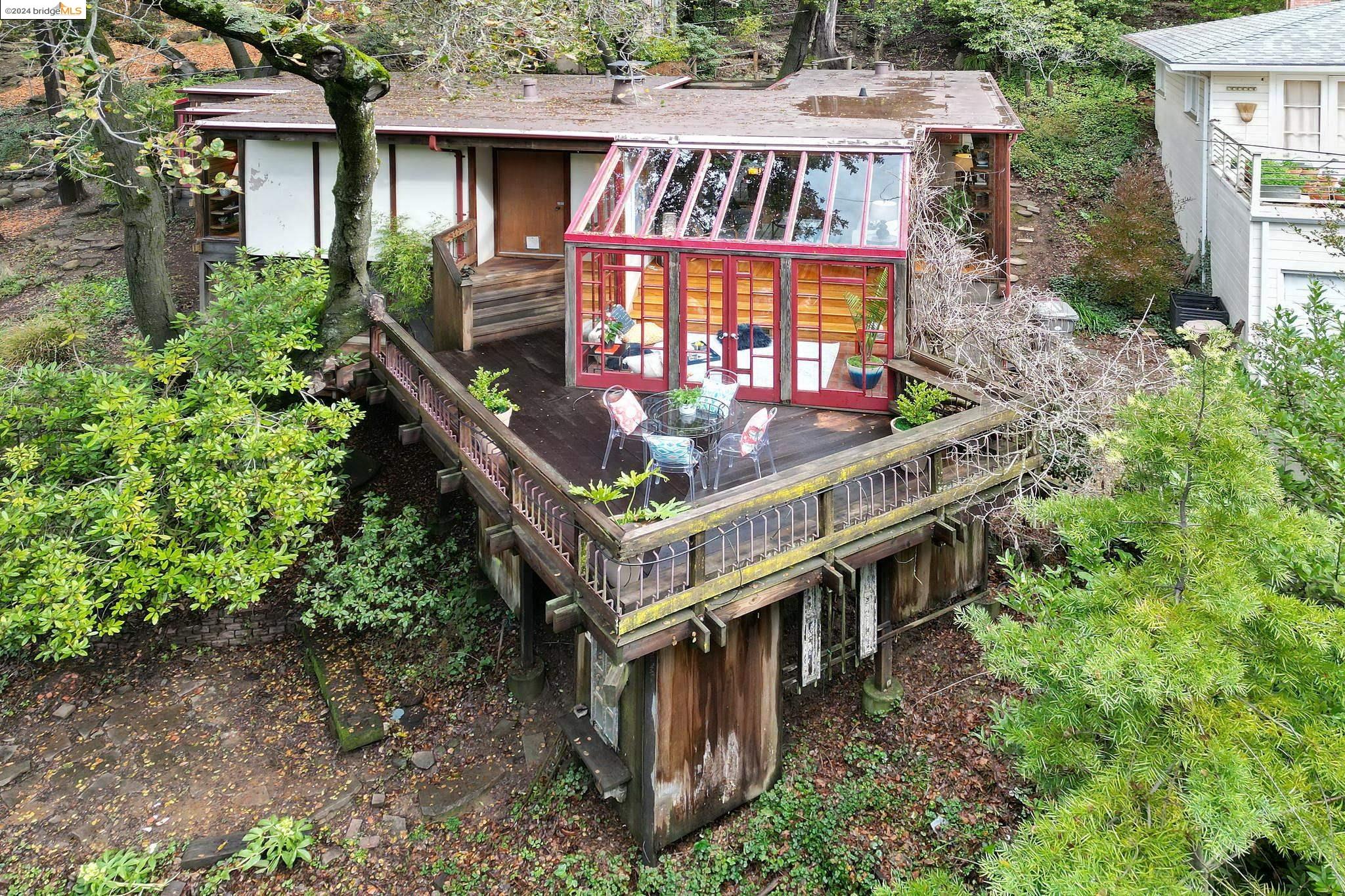 62 Larry Ln