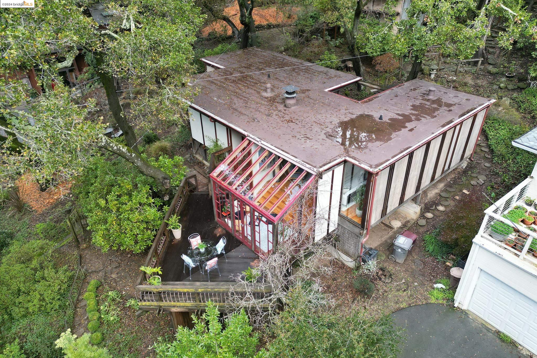 62 Larry Ln