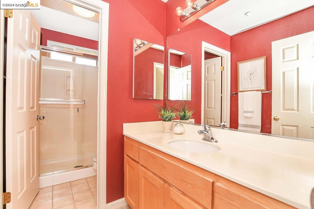 2311 Colonial Ct