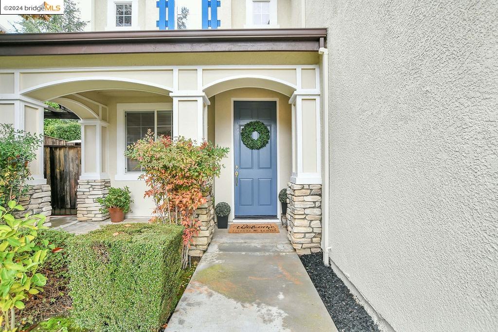 2311 Colonial Ct