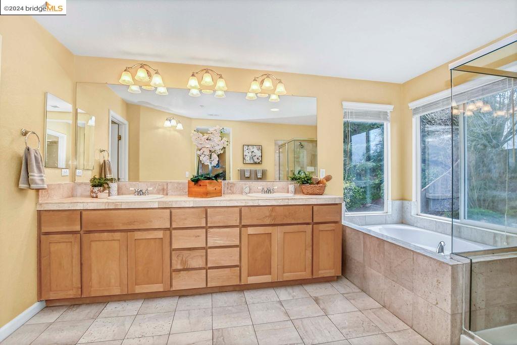 2311 Colonial Ct