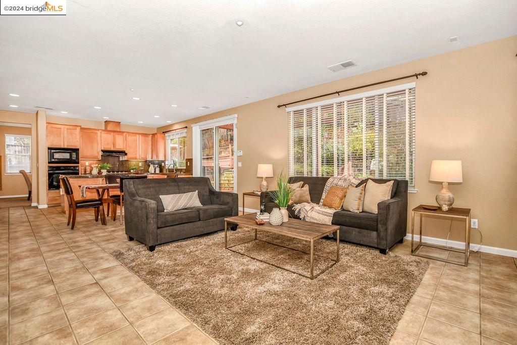 2311 Colonial Ct