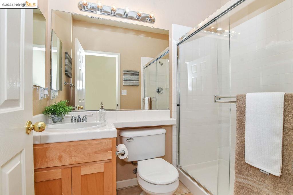 2311 Colonial Ct