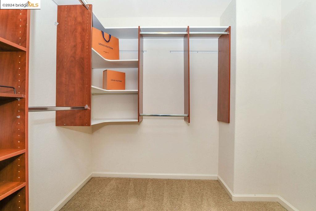 2311 Colonial Ct