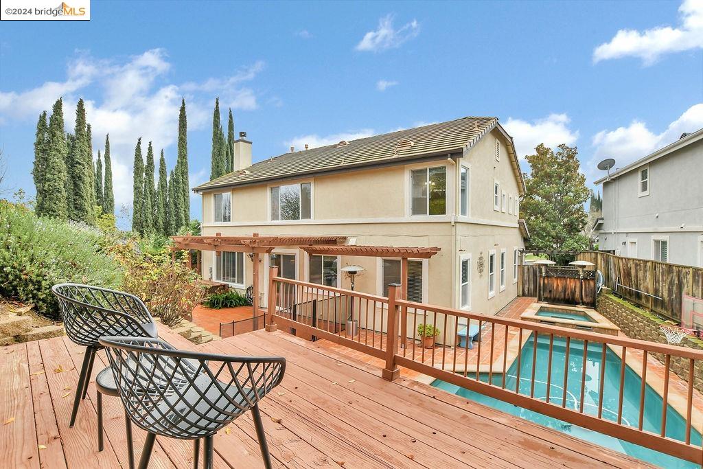 2311 Colonial Ct