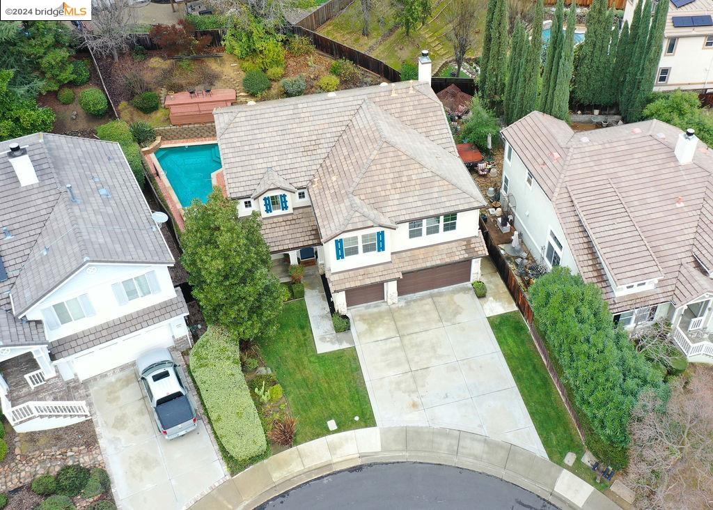 2311 Colonial Ct