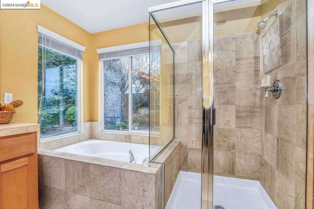 2311 Colonial Ct