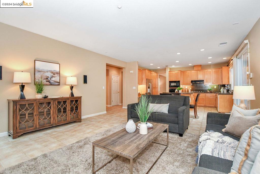 2311 Colonial Ct