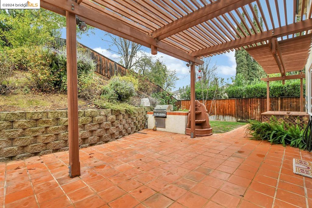 2311 Colonial Ct